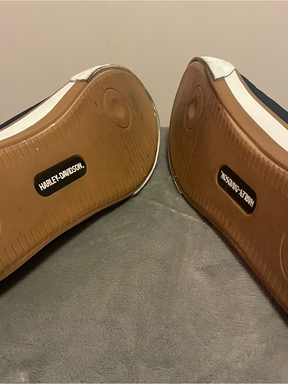 Harley-Davidson Black High-Top Sneakers with Brown Accents - Picture 6 of 6